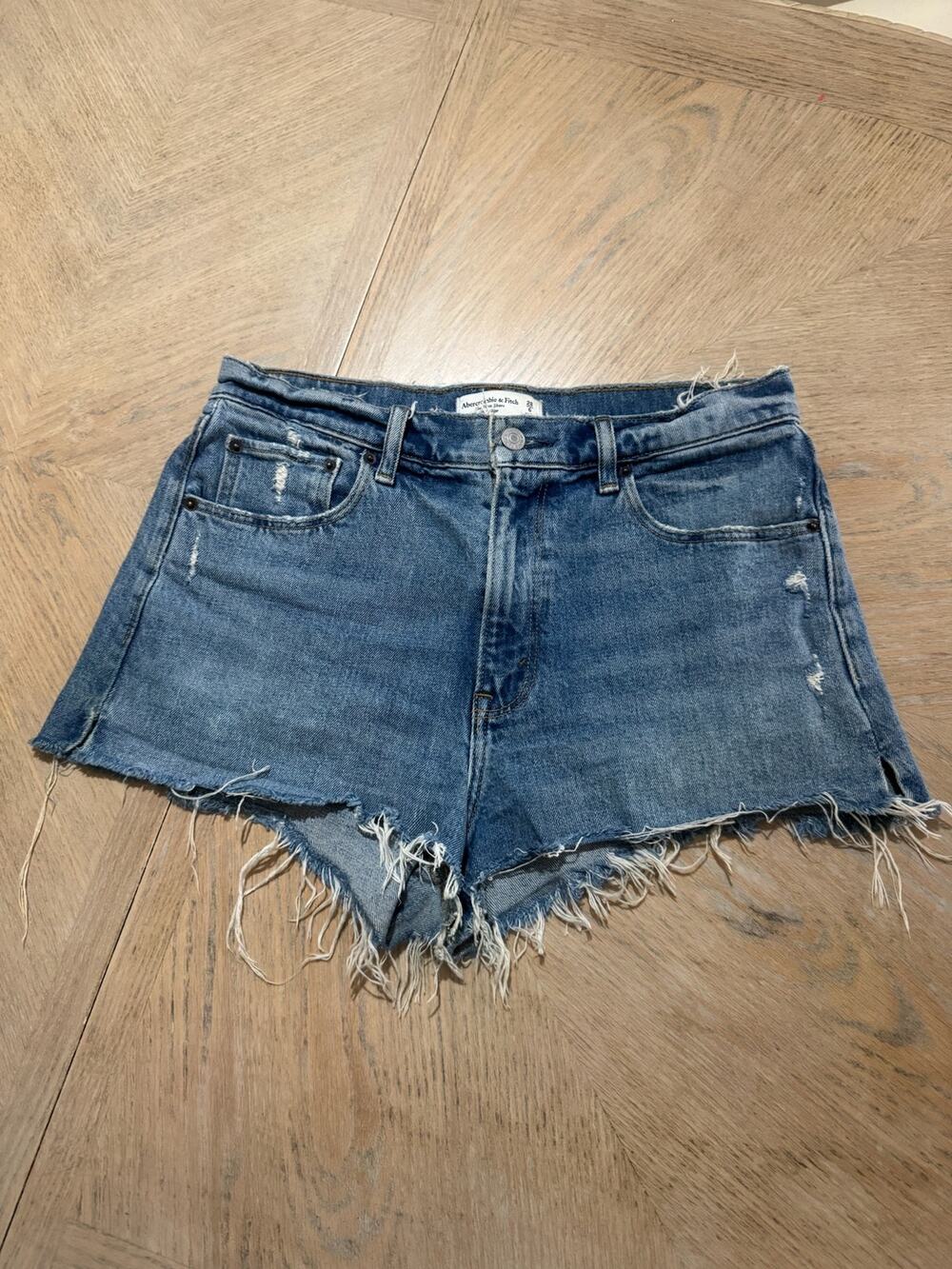 Abercrombie and fitch high rise cut off mom short size 6